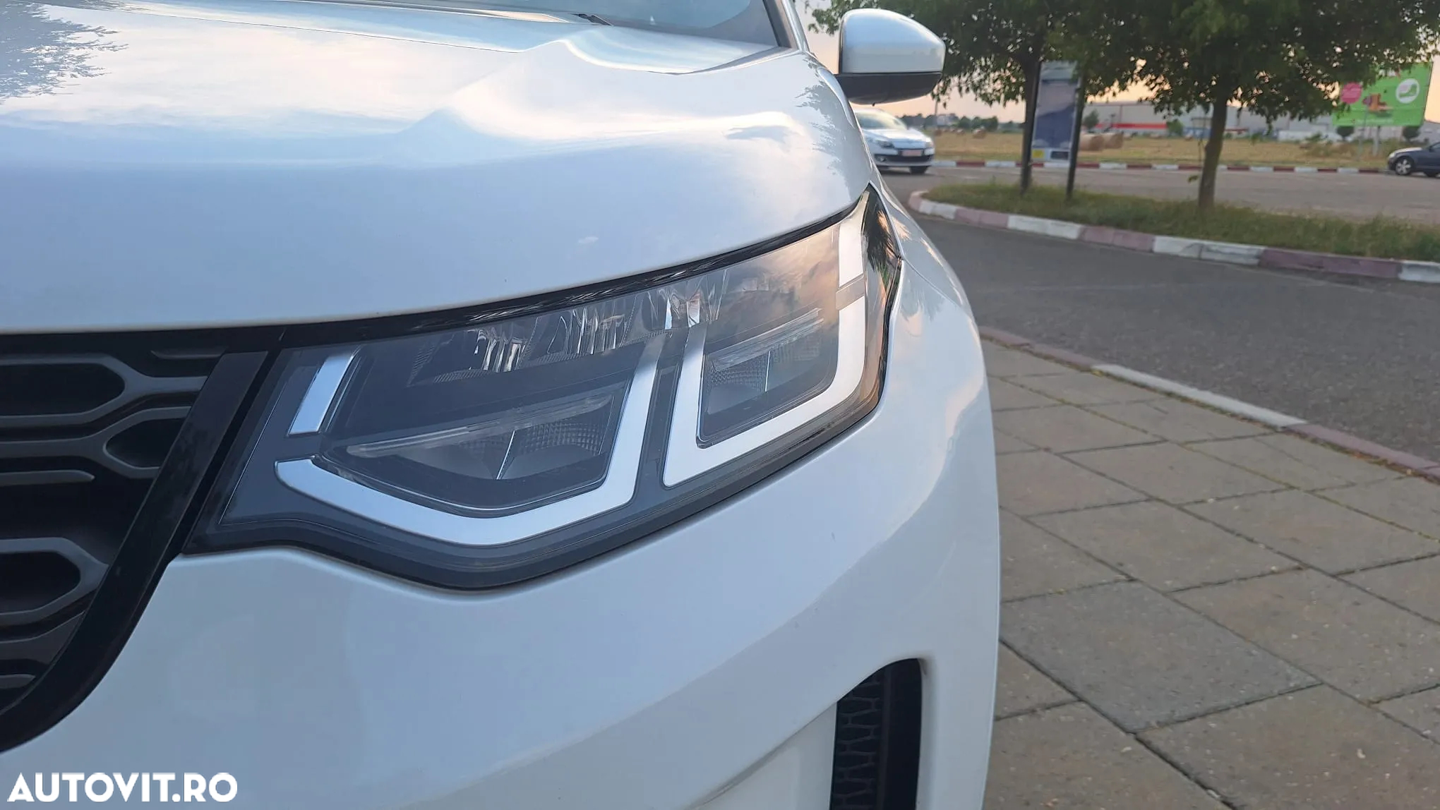 Land Rover Discovery Sport 2.0 P200 R-Dynamic MHEV - 6
