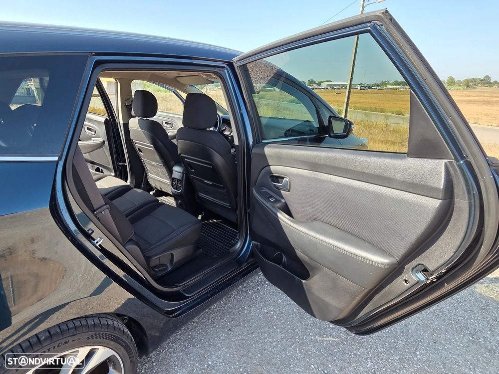 Kia Carens 1.7 CRDi ISG TX - 16
