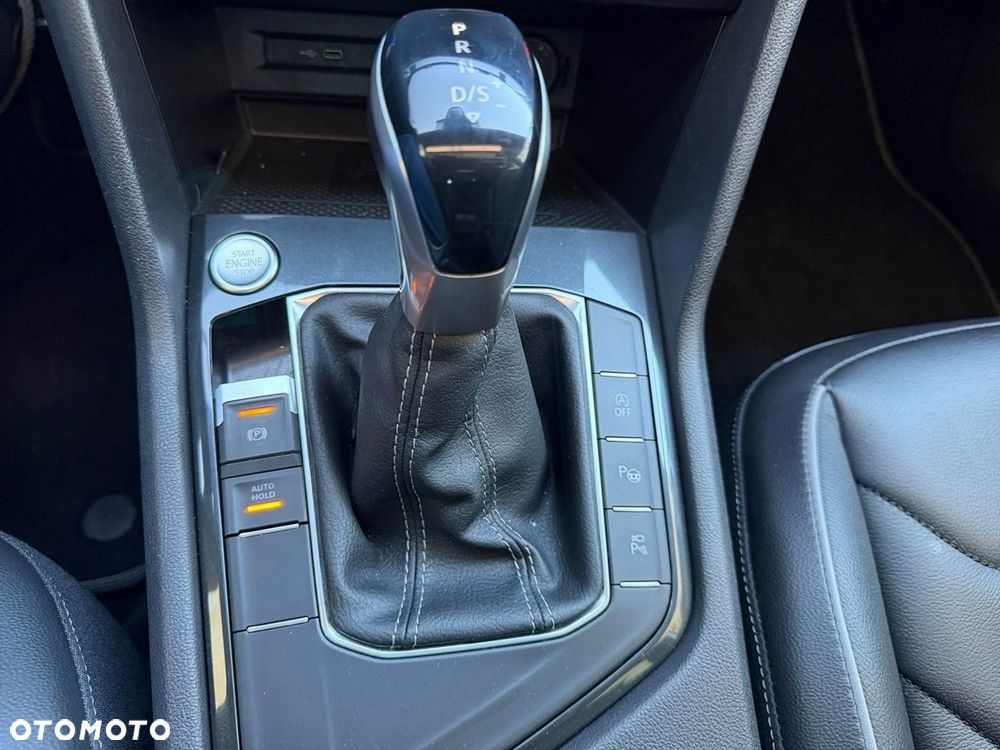 Volkswagen Tiguan - 32