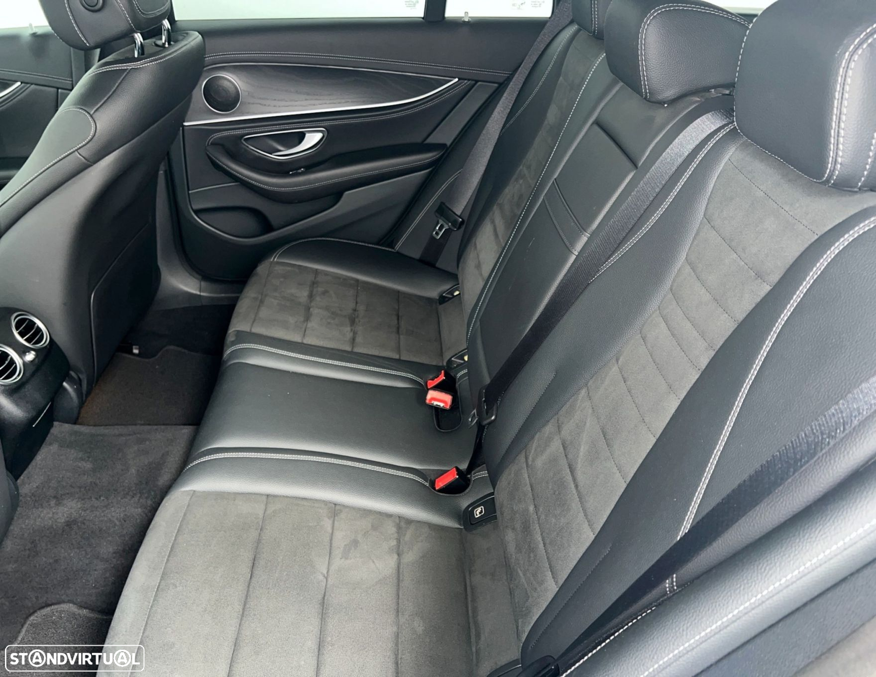 Mercedes-Benz E 220 d AMG Line - 18