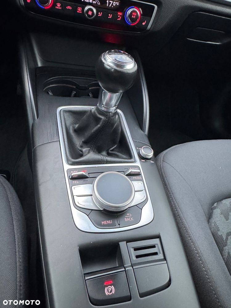 Audi A3 Sportback 1.6 TDI Attraction - 32