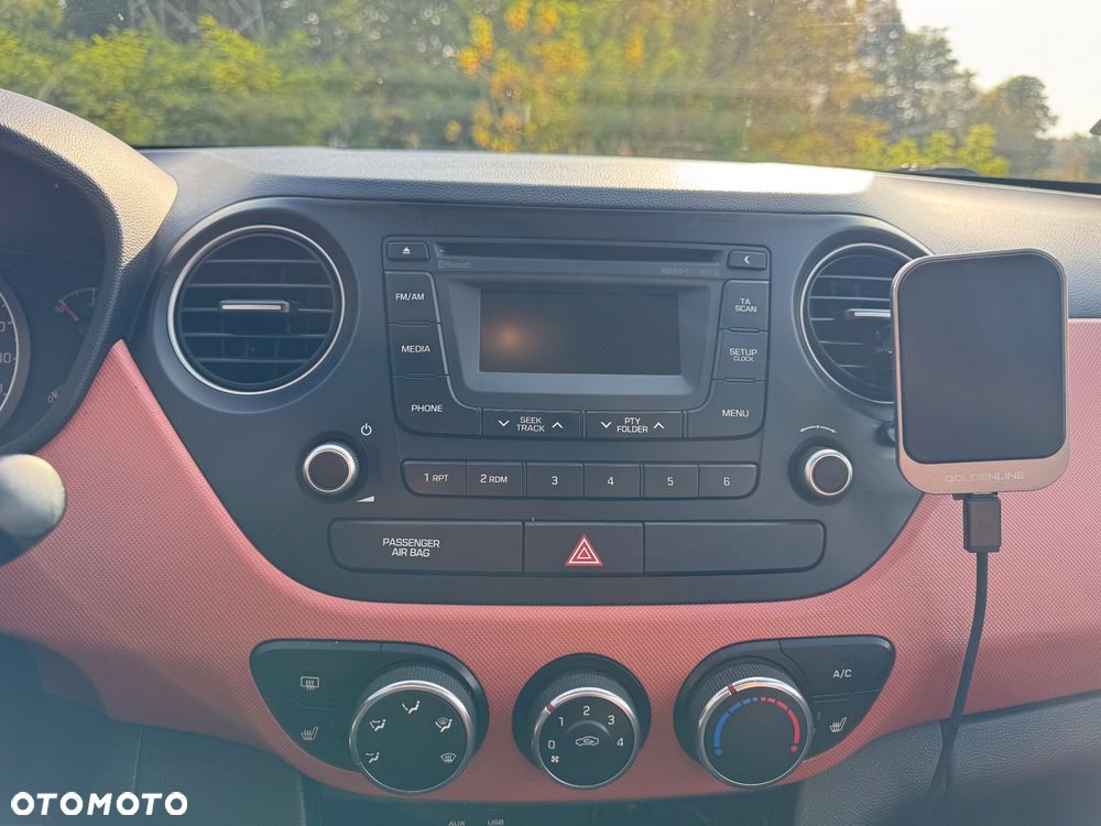 Hyundai i10 - 12