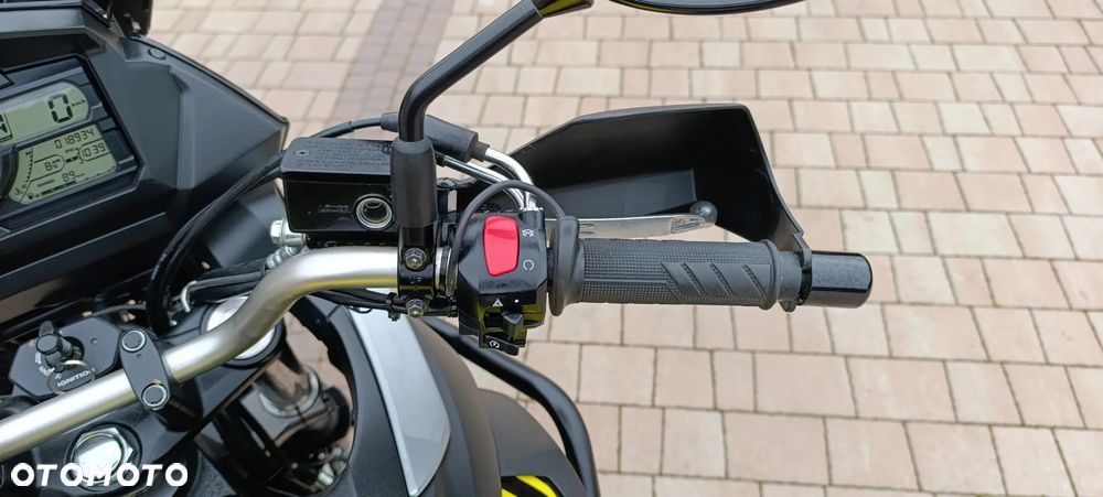 Suzuki V-STROM - 12
