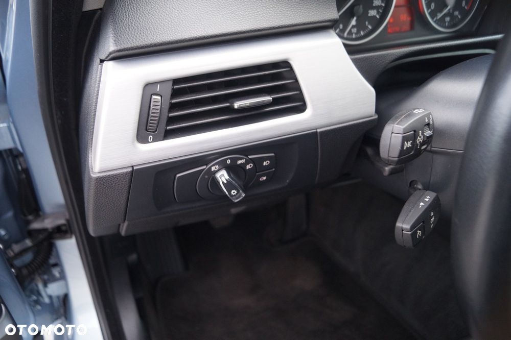 BMW Seria 3 325i - 18