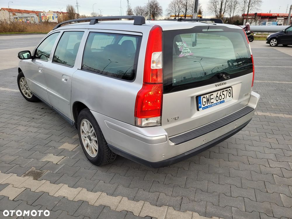 Volvo V70 2.4 D AWD Momentum - 2