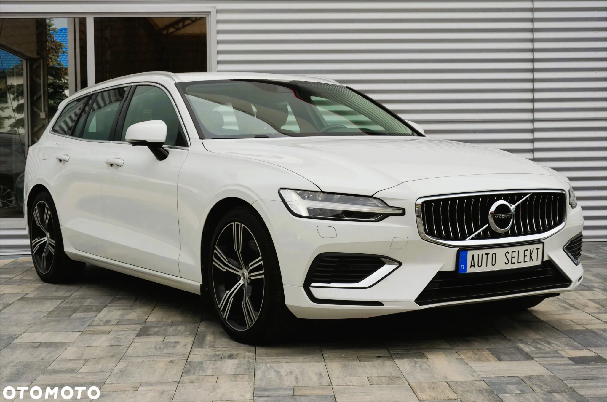 Volvo V60 T6 AWD Recharge Geartronic Inscription Expression - 4