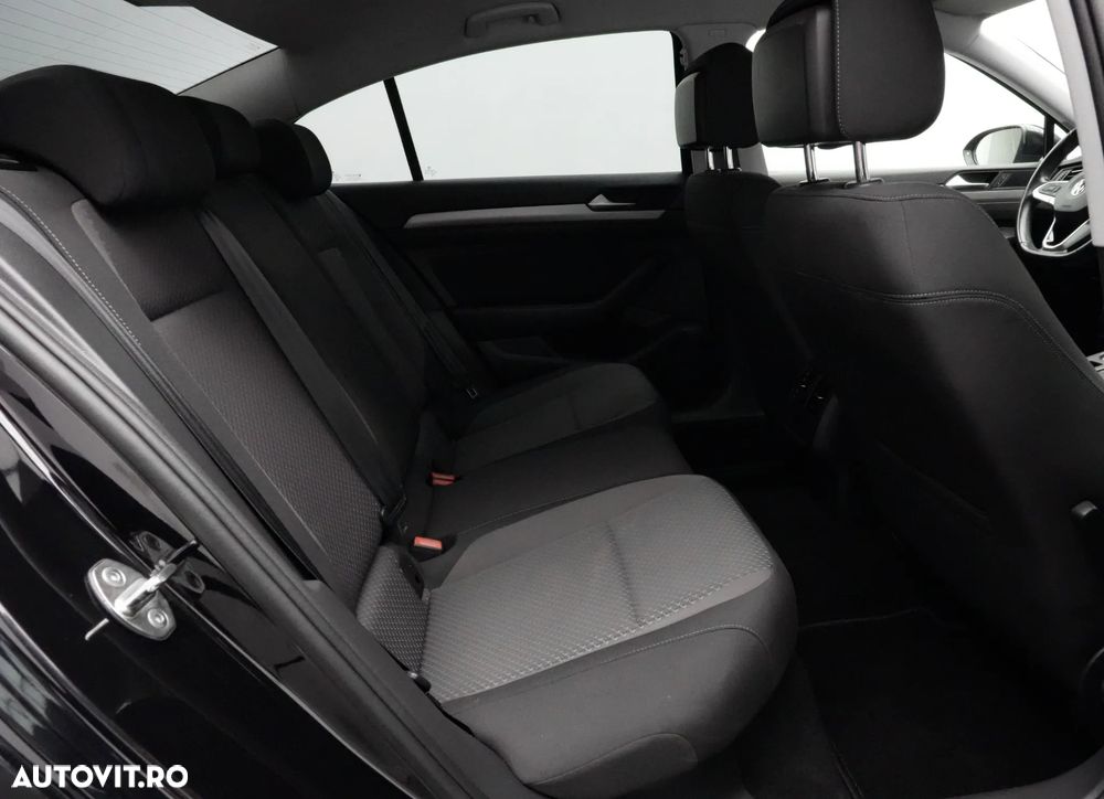 Volkswagen Passat 2.0 TDI DSG Highline - 17