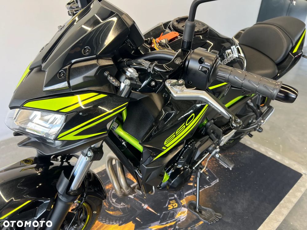 Kawasaki Z 650 - 21