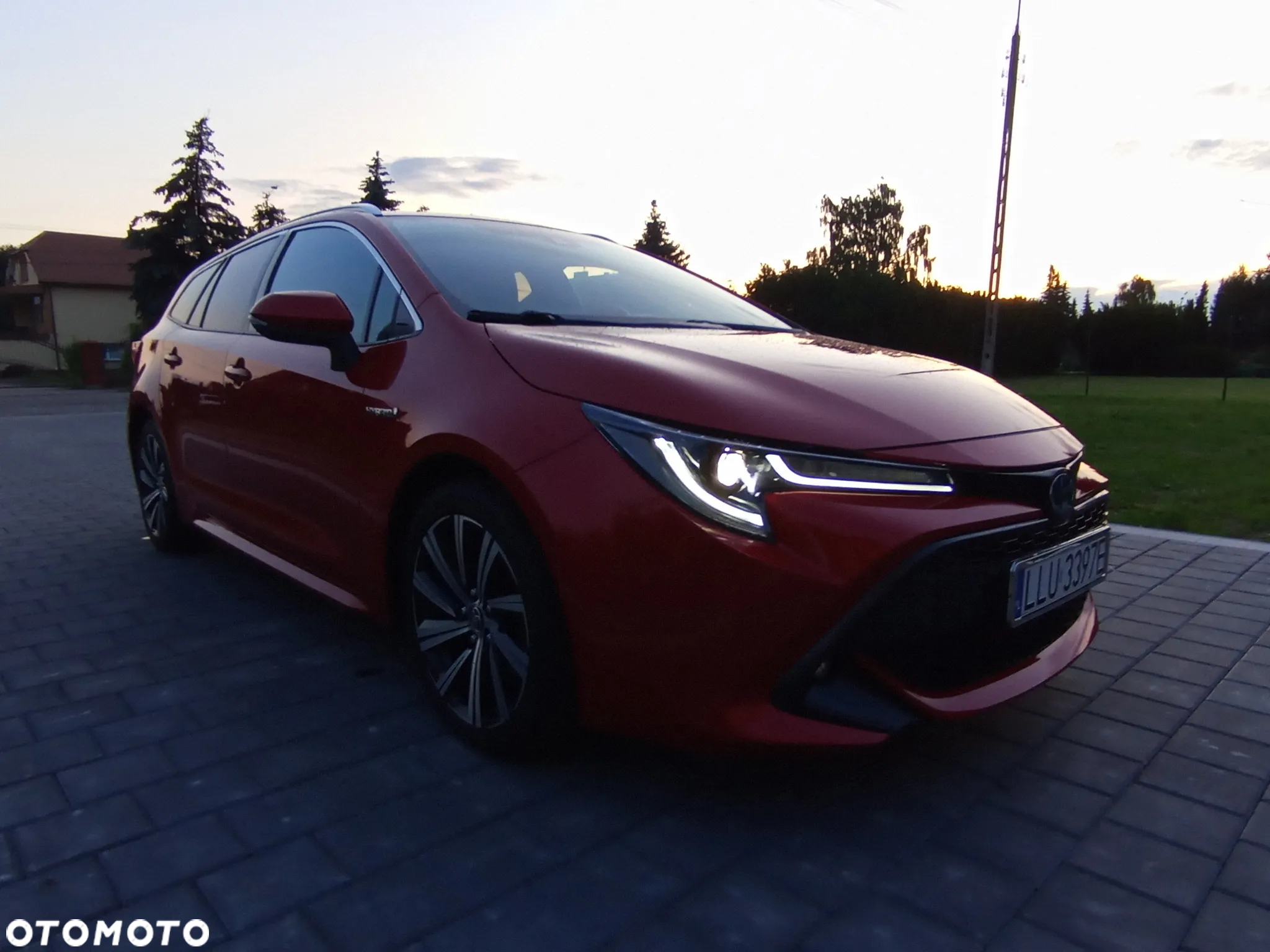Toyota Corolla 2.0 Hybrid Executive - 14