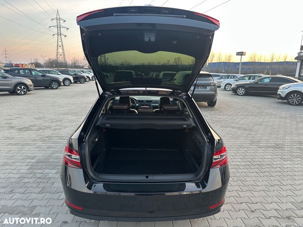 Skoda Superb 2.0 TDI DSG Style - 18