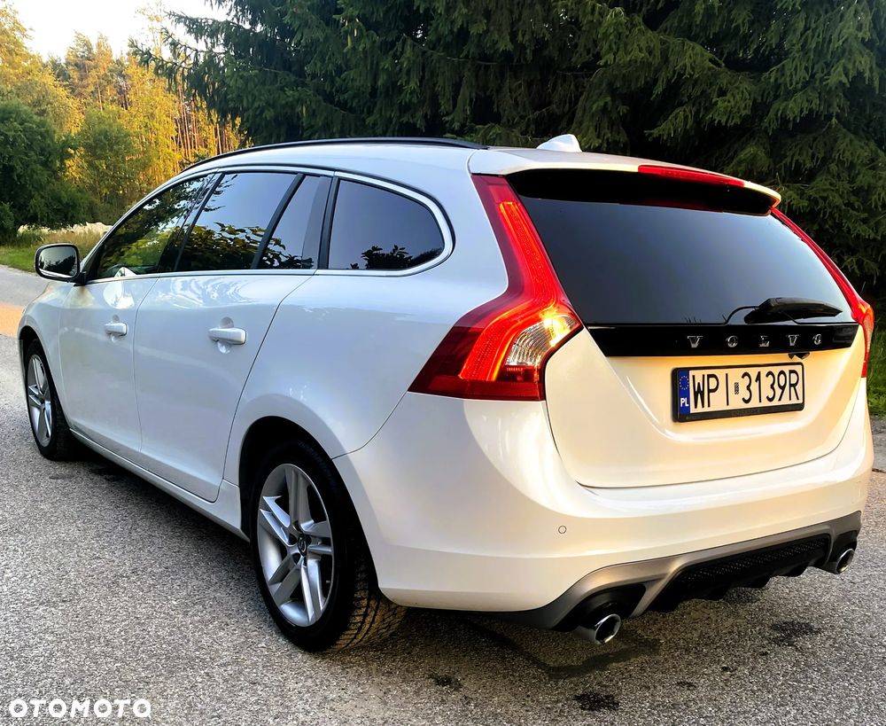 Volvo V60 D4 AWD Geartronic RDesign - 16