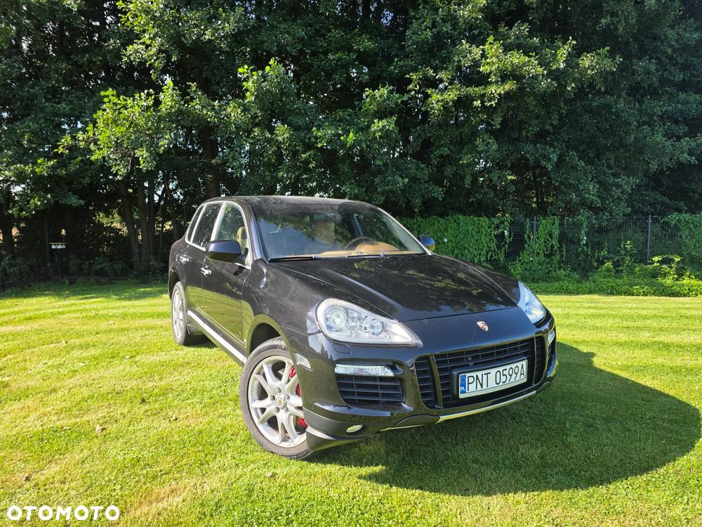 Porsche Cayenne Turbo - 1