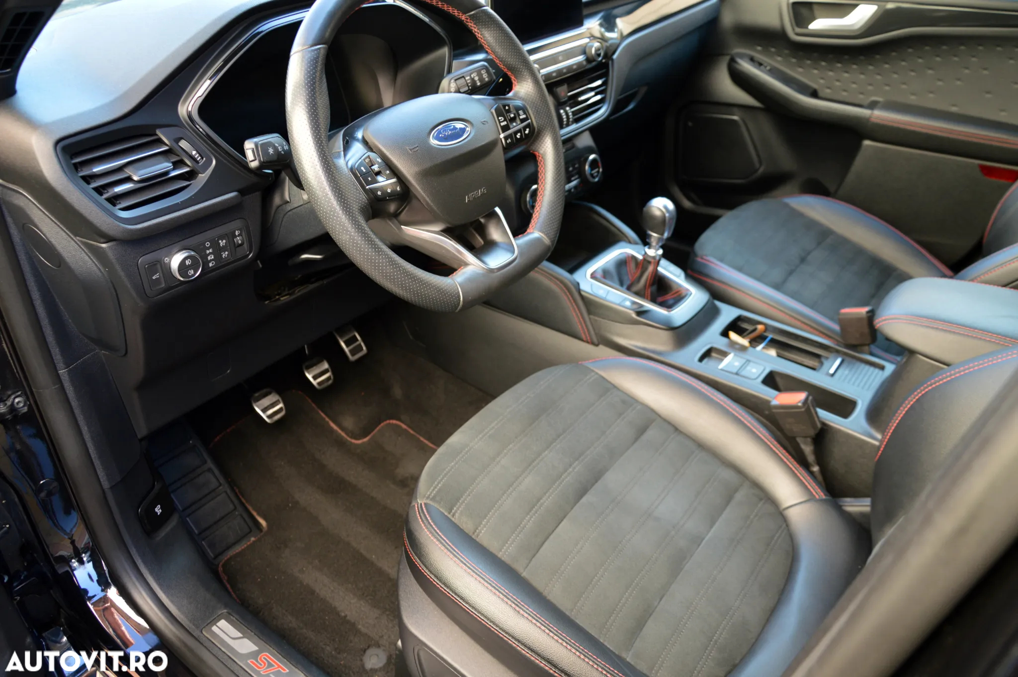 Ford Kuga 2.0 TDCi 2WD ST-Line - 9