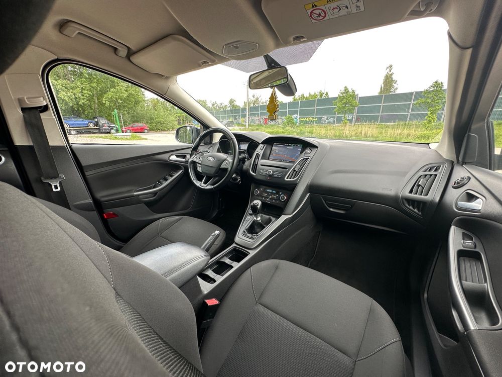 Ford Focus 1.6 TDCi DPF Titanium - 27