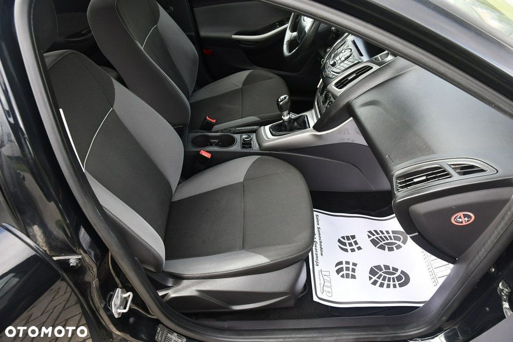 Ford Focus - 25