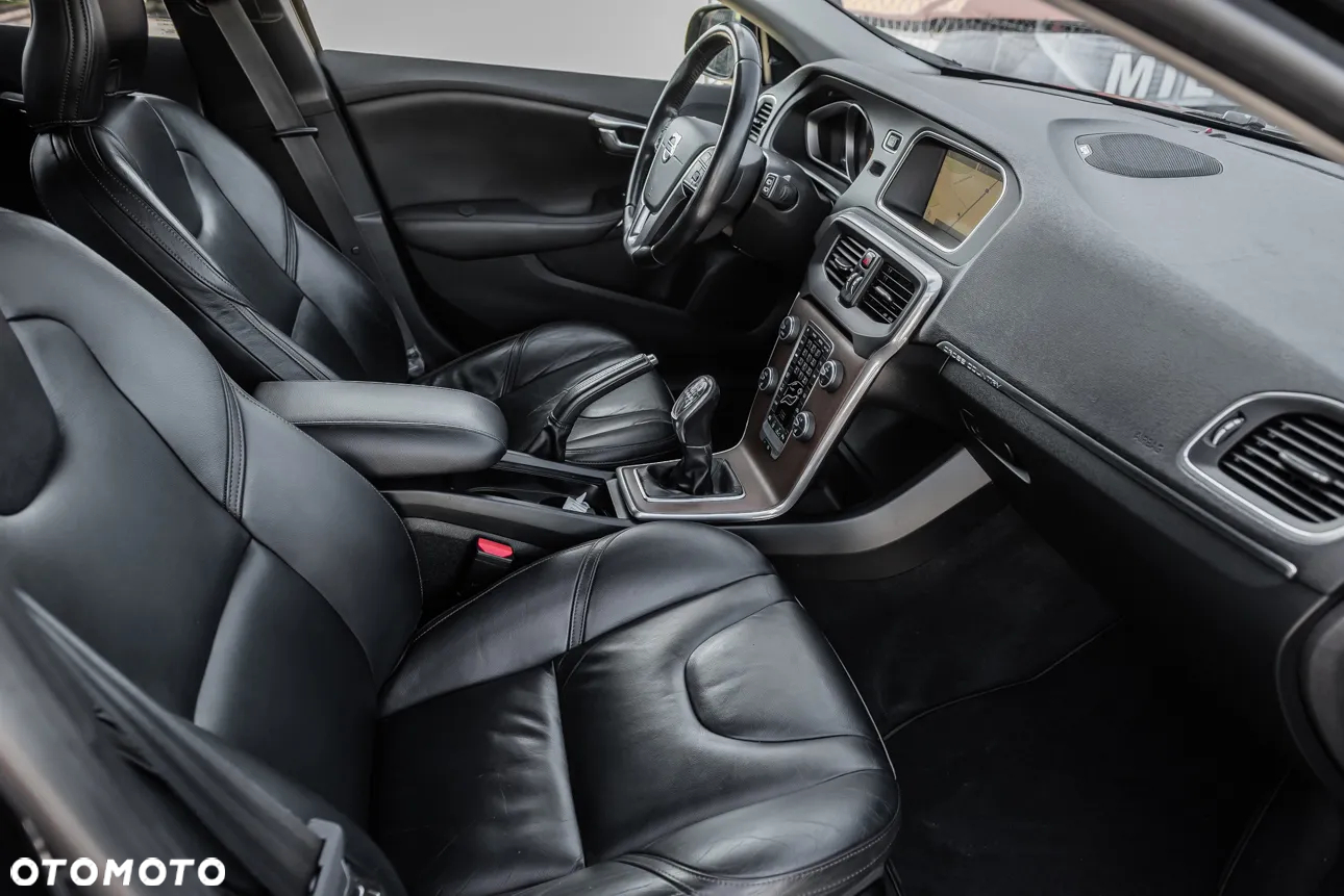 Volvo V40 Cross Country D4 Summum - 32