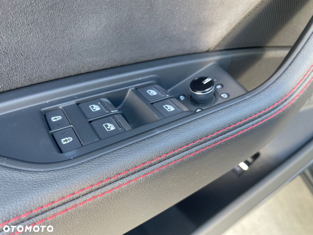 Audi Q8 Sportback e-tron - 32