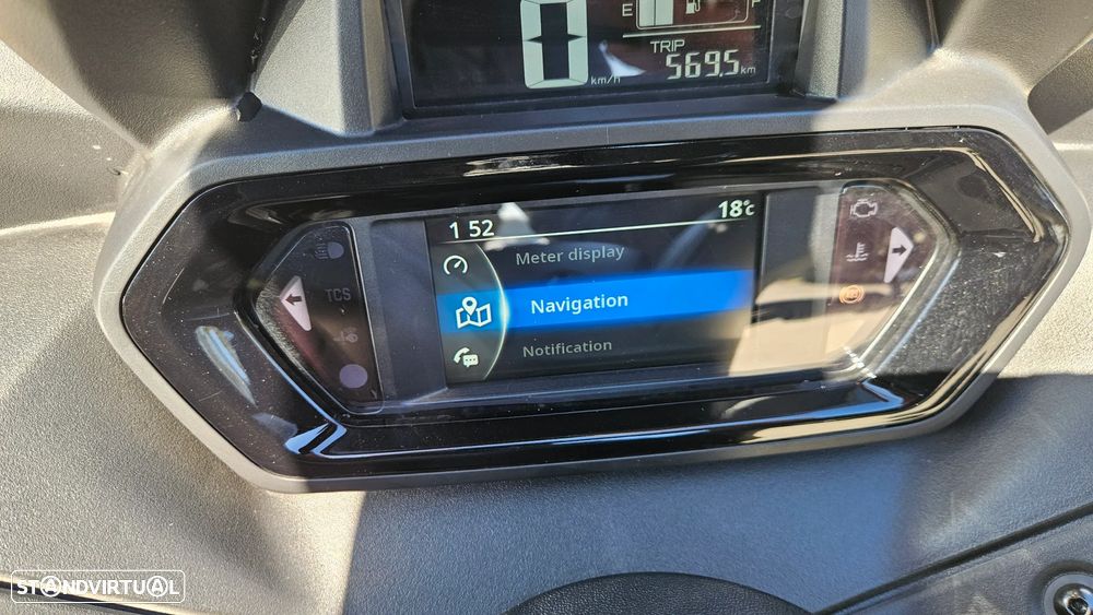 Yamaha X-Max Tech max - 17