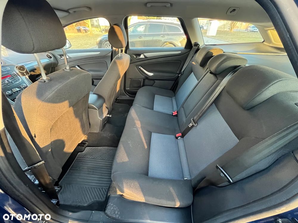 Ford Mondeo 2.0 TDCi Ambiente - 14
