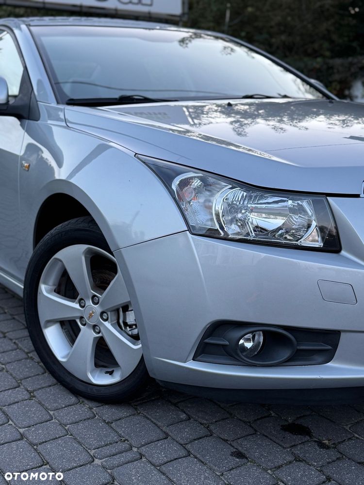 Chevrolet Cruze 1.8 LT+ - 11