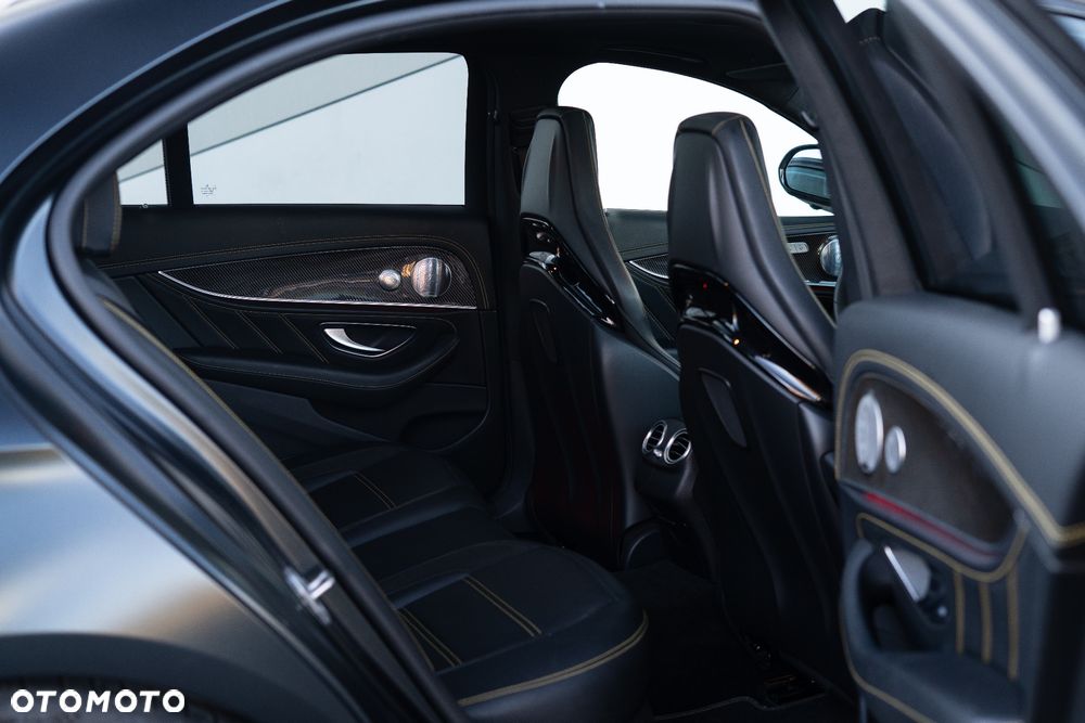 Mercedes-Benz Klasa E - 9