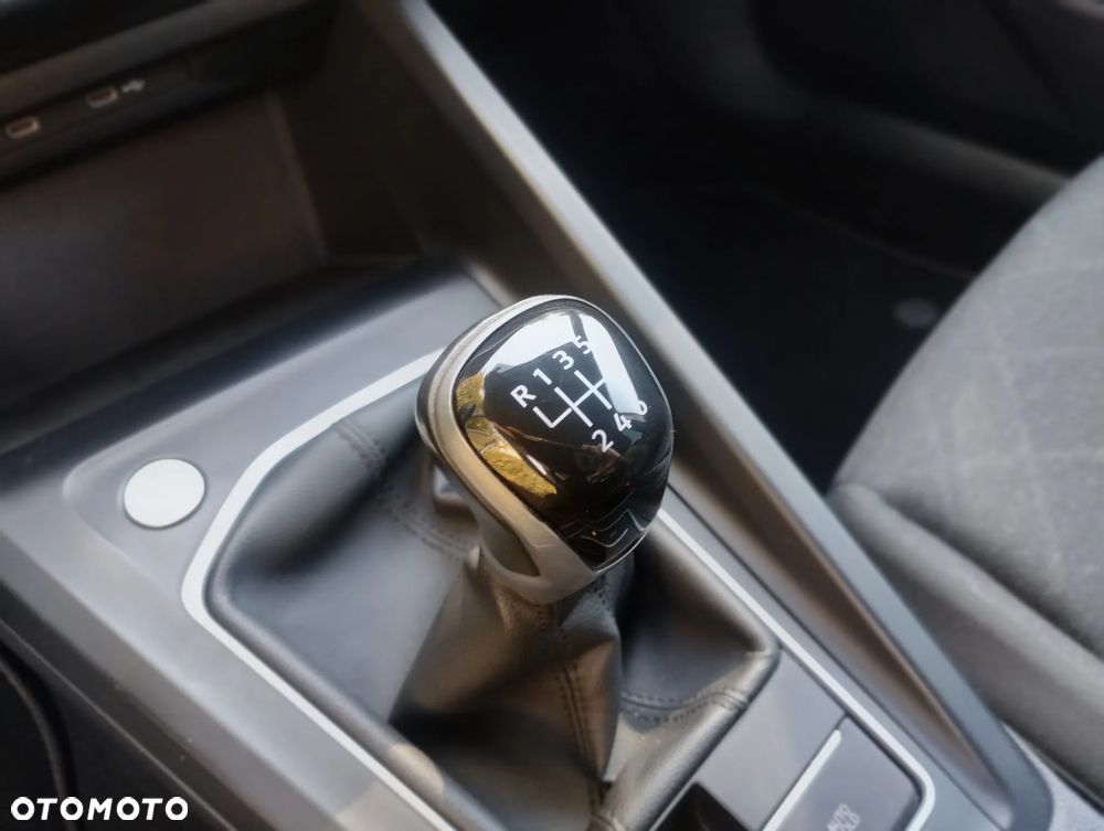Volkswagen Golf 1.5 TSI EVO Style - 16