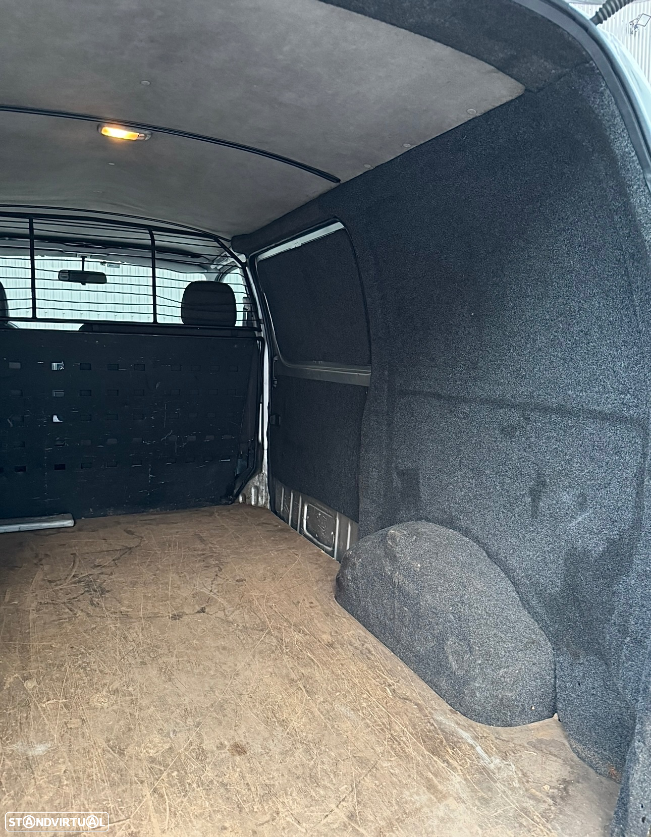 Toyota Hiace - 12