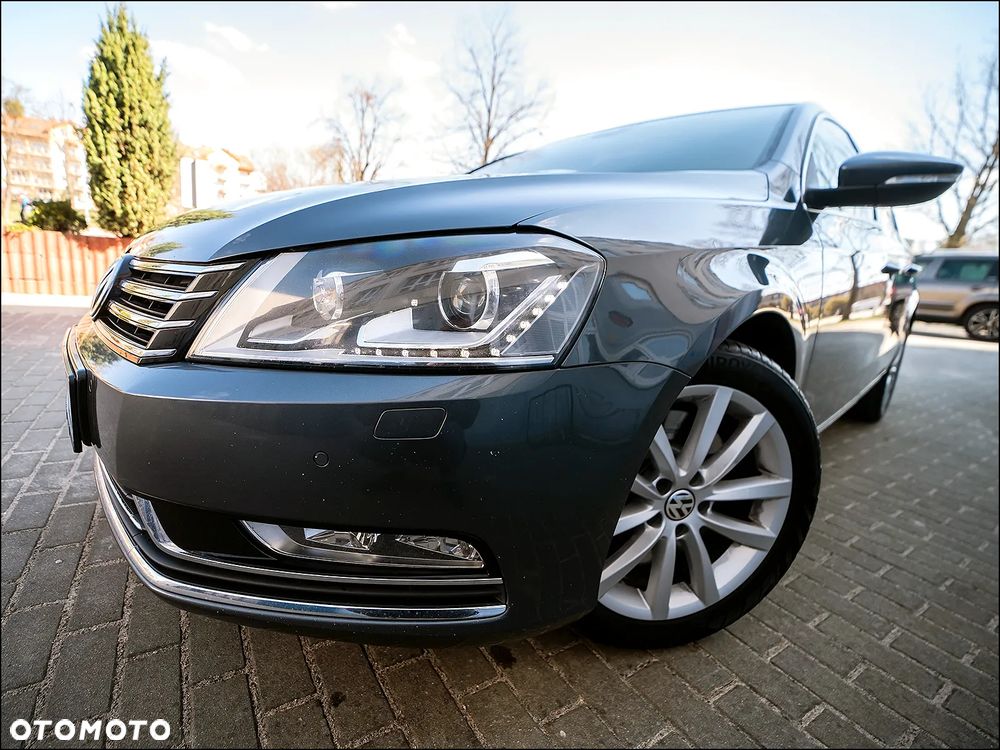 Volkswagen Passat - 4