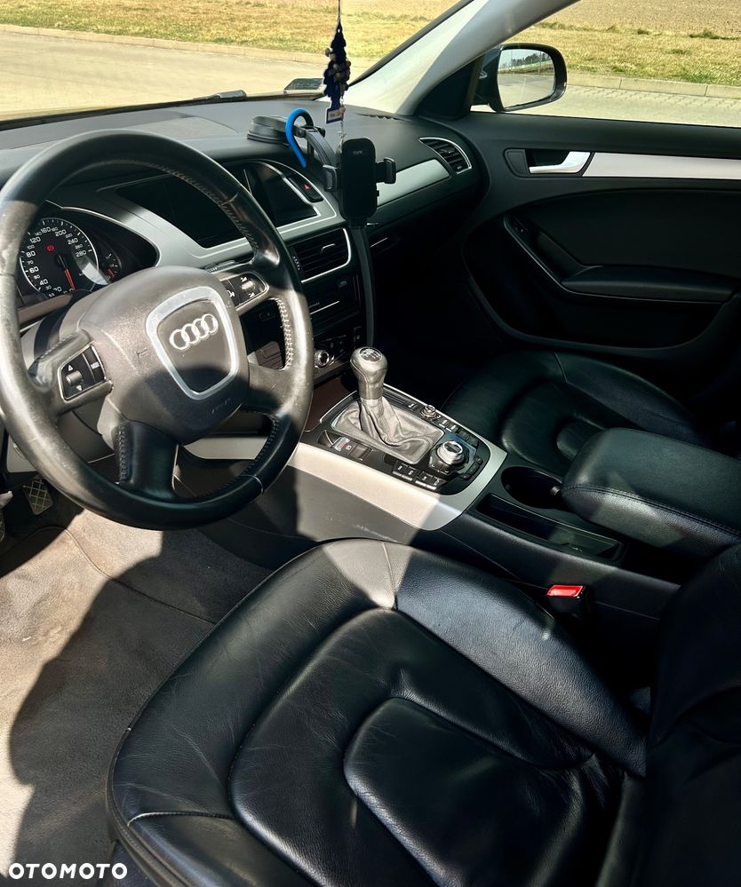 Audi A4 Limousine - 11