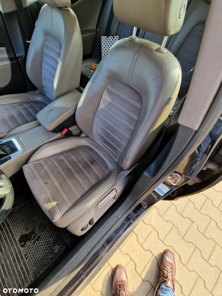 Volkswagen Passat 2.0 TDI Highline - 23