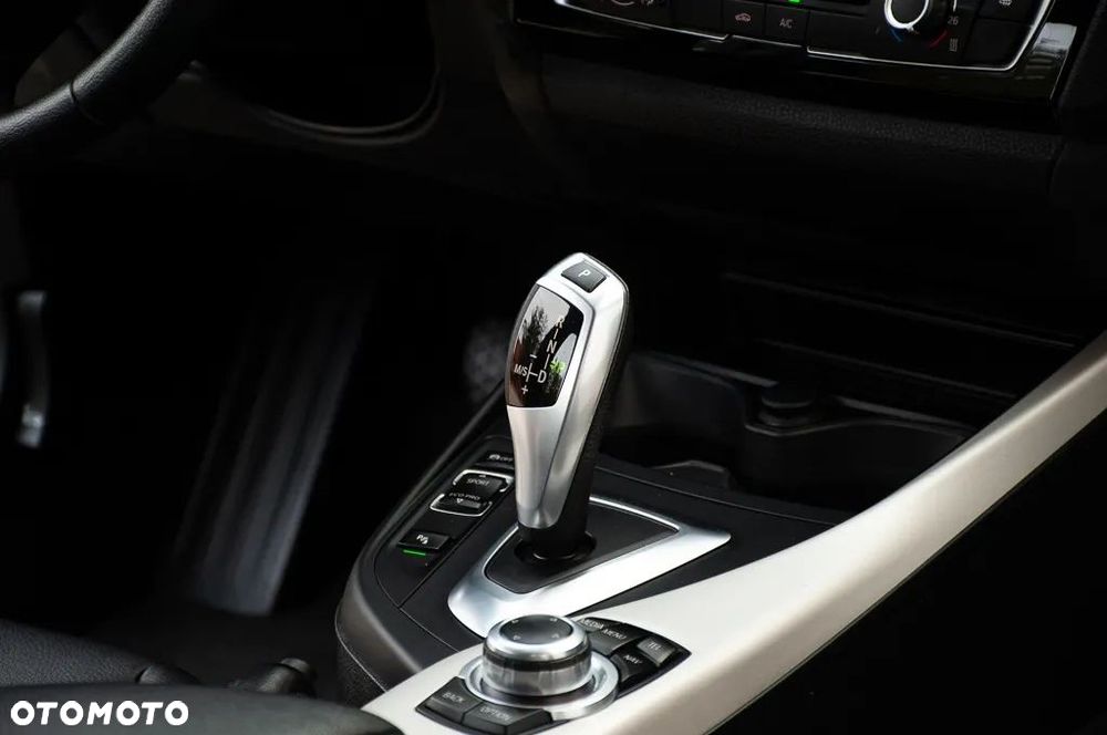 BMW Seria 1 118d Edition M Sport Shadow - 23