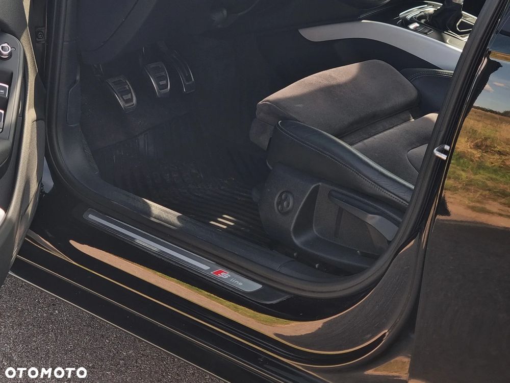 Audi A4 Limousine - 11