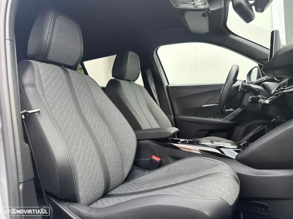 Peugeot 2008 Hybrid 145 e-DSC Allure - 17