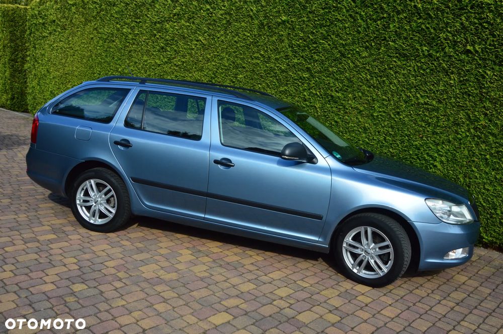 Skoda Octavia 1.6 Ambiente - 3