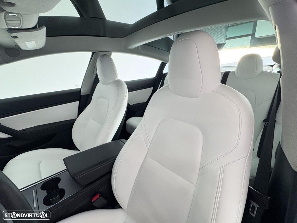 Tesla Model 3 - 5