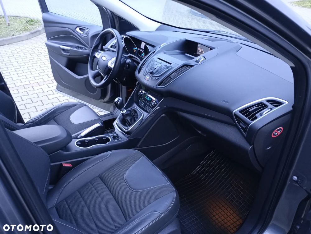 Ford Kuga 2.0 TDCi FWD Titanium - 32