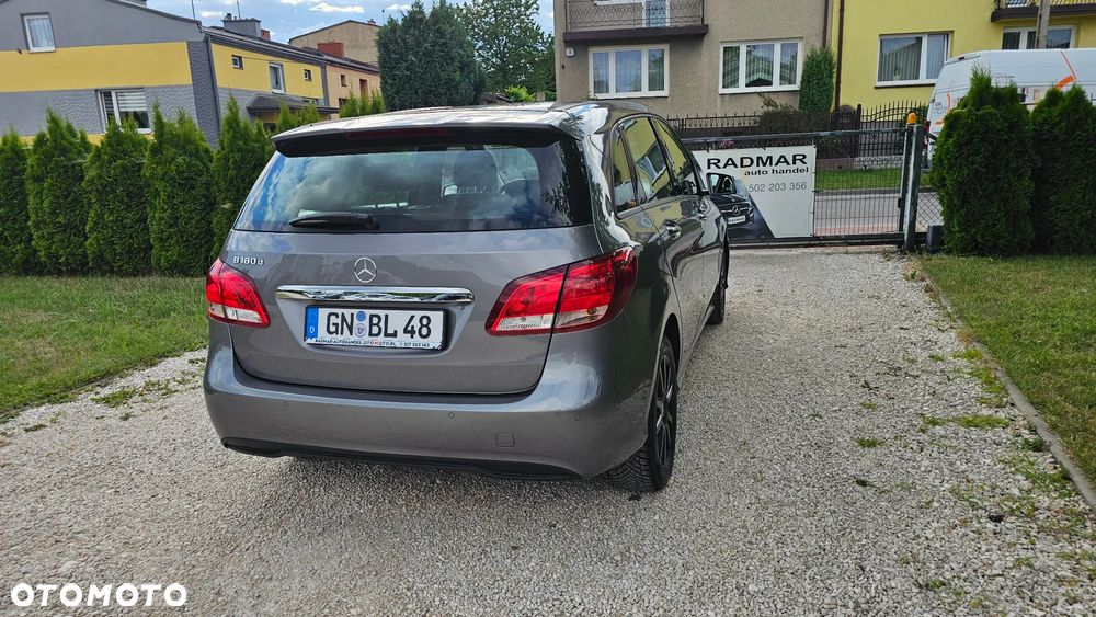 Mercedes-Benz Klasa B 180 d Edition - 26