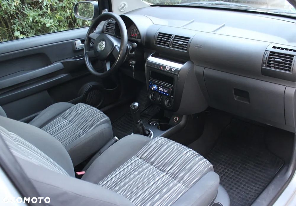 Volkswagen Fox - 4