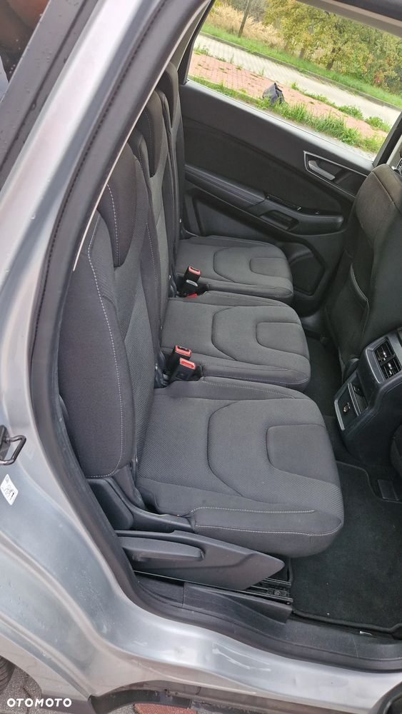 Ford S-Max - 19