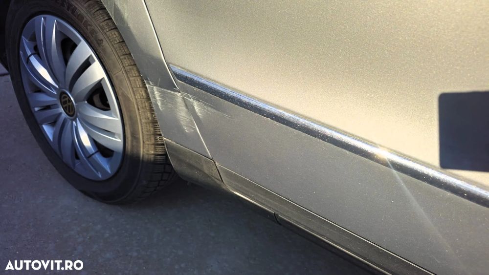 Volkswagen Passat Variant 2.0 TDI Trendline DPF DSG - 17