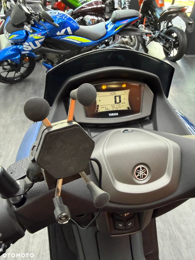 Yamaha NMAX - 25