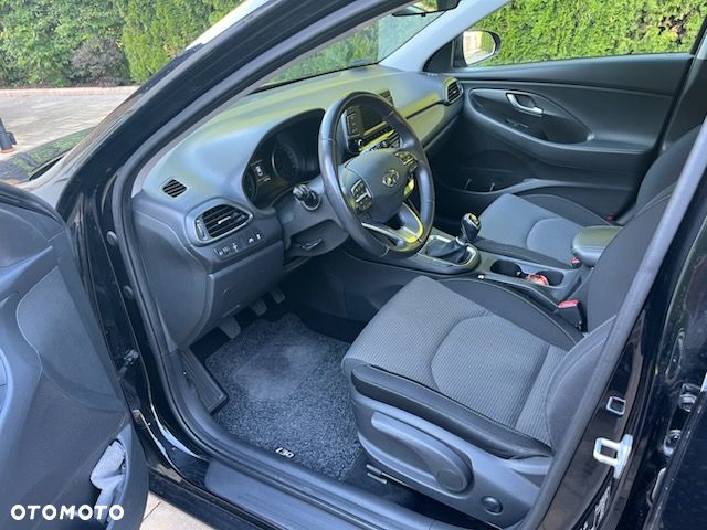 Hyundai i30 1.4 Classic + - 27
