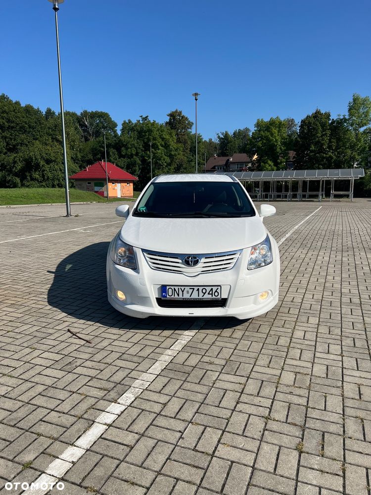 Toyota Avensis 2011 photo 2