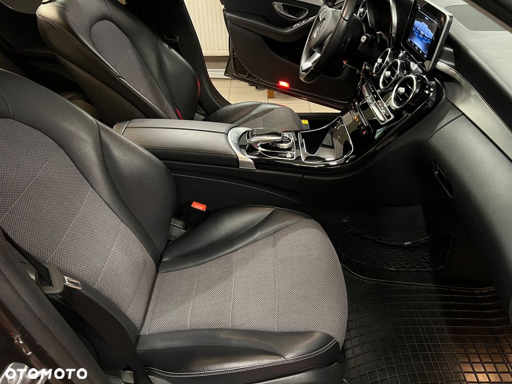 Mercedes-Benz Klasa C 180 9G-TRONIC - 25