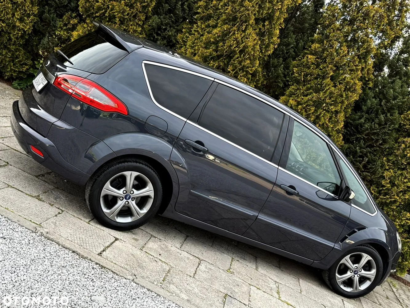Ford S-Max - 12