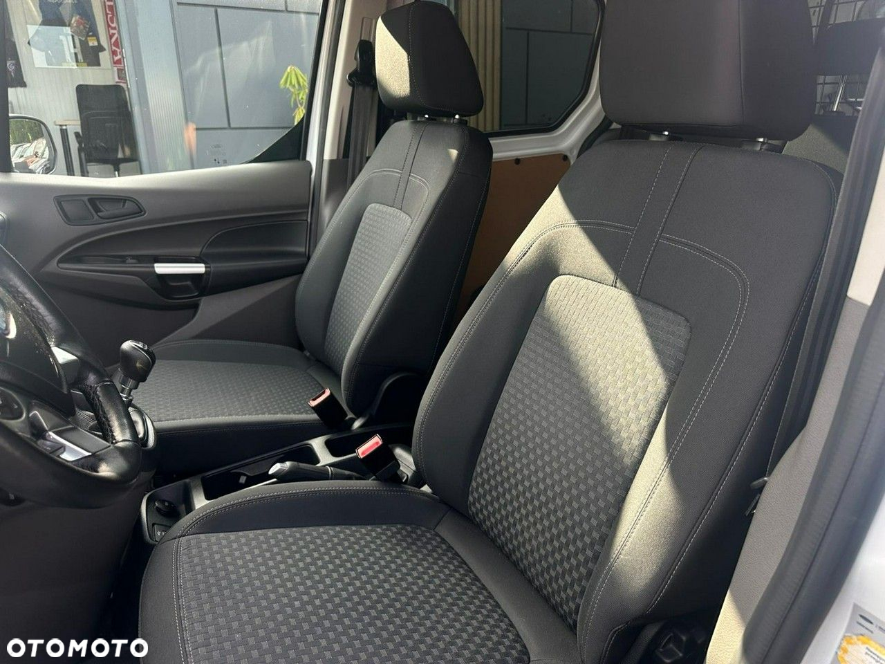 Ford Transit Connect - 16