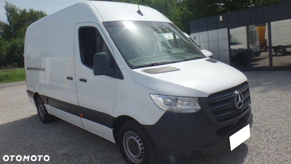 Mercedes-Benz Sprinter - 4
