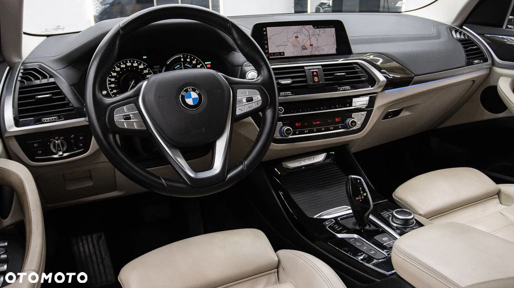 BMW X3 xDrive30e Luxury Line - 17