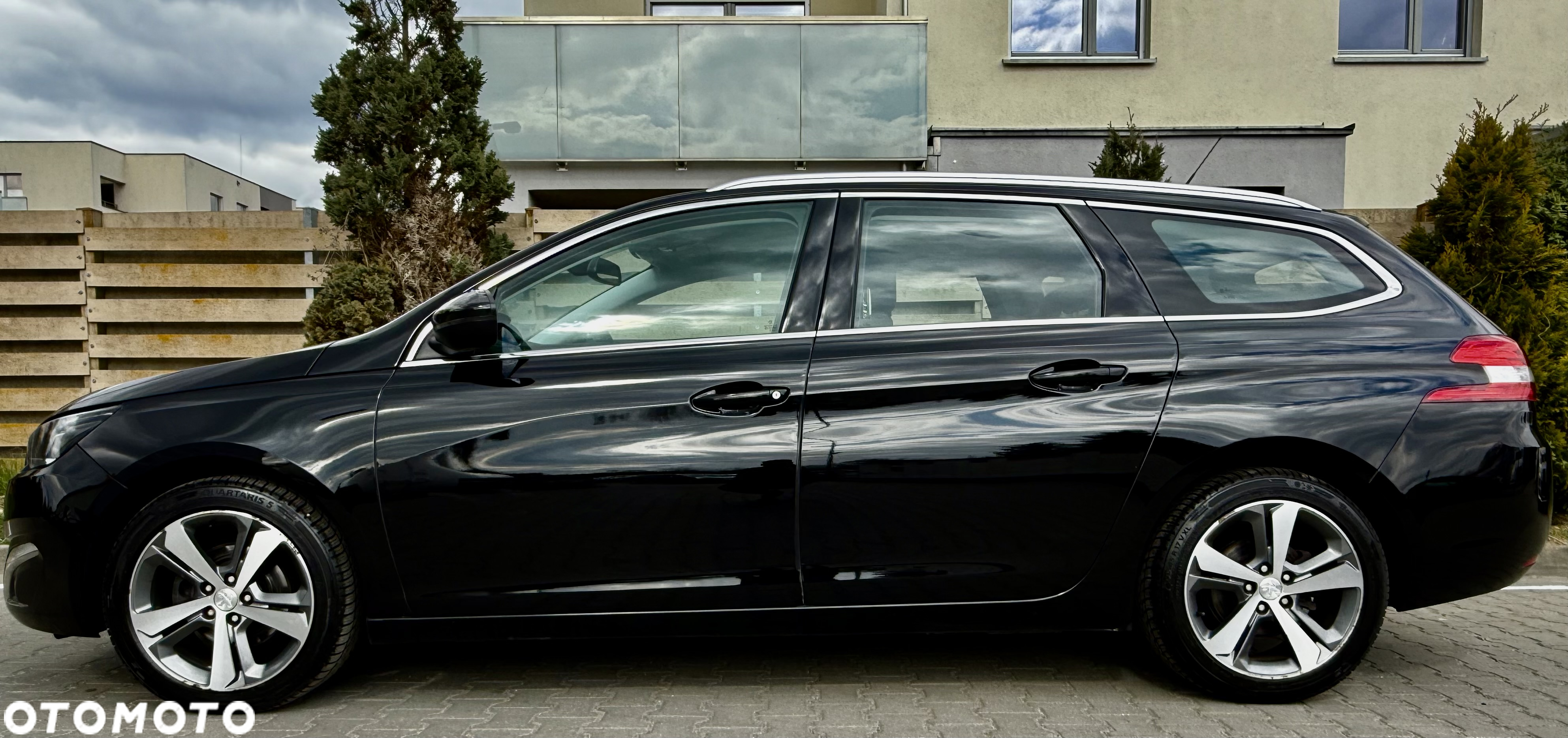 Peugeot 308 SW 1.2 PureTech Allure S&S - 18