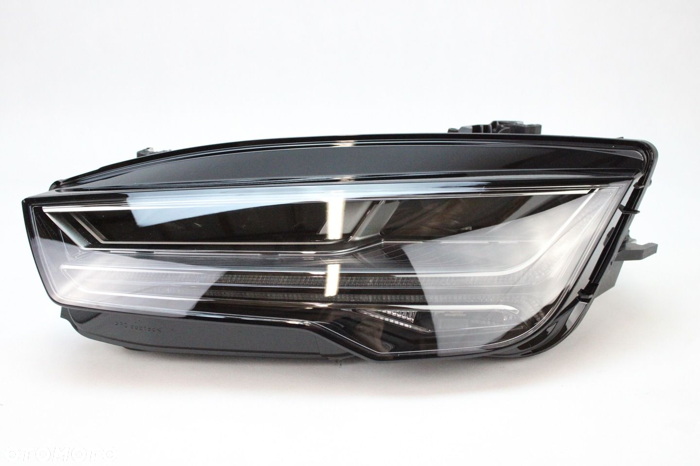 NOWA ORG LAMPA LEWY PRZÓD MATRIX AUDI A7 S7 RS7 4G8941783B - 2
